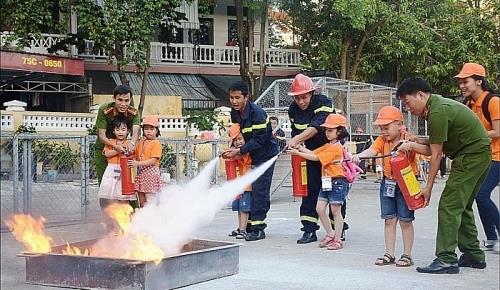 NHỮNG NGUYÊN TẮC BẢO HỘ AN TOÀN ĐIỆN KHI THI CÔNG